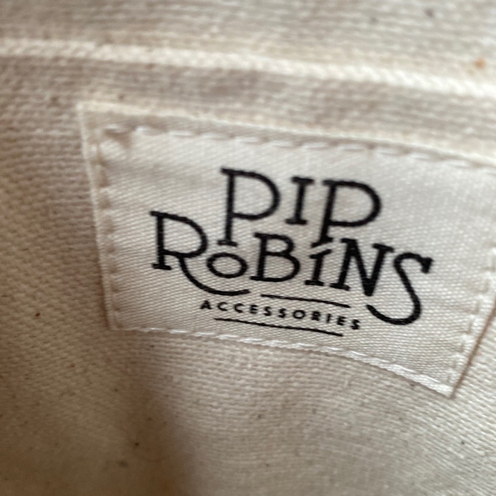 Pip Robins Crossbody - Picture 4 of 8